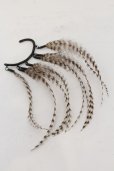 画像1: gunda / FEATHER EARHOOK　イヤーフック  ブラウン O-24-06-17-052-gu-ac-YM-OS (1)