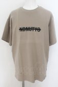 画像1: NIL DUE / NIL UN TOKYO / STAFFS SWEAT BIG Tシャツ  ベージュ O-24-08-11-015-NI-ts-YM-ZT108 (1)