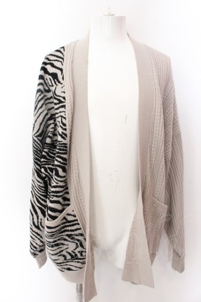 画像1: GLIMCLAP / Asymmetry pattern collar-less sweater カーディガン L ベージュ O-25-02-12-022-CL-to-YM-ZT0216