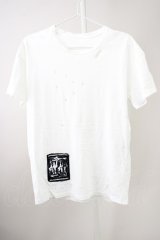 【WINTERセール】DIET BUTCHER SLIM SKIN / ダメージパッチTシャツ  ホワイト T-24-09-11-008-DI-ts-YM-ZT061