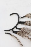 画像2: gunda / FEATHER EARHOOK　イヤーフック  ブラウン O-24-06-17-052-gu-ac-YM-OS (2)