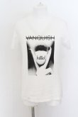 画像1: VANQUISH / HELLO! Tシャツ M ホワイト O-24-07-05-002-VA-ts-YM-ZT012 (1)