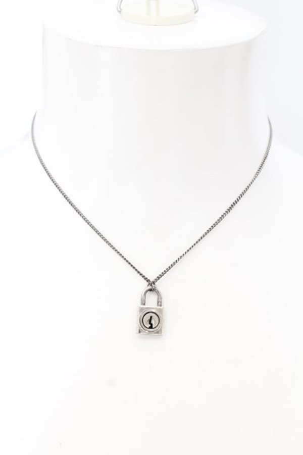 画像3: LAD MUSICIAN / NECKLACE MINI PADLOCK 　ネックレス  ダークシルバー O-24-07-23-046-LA-ac-YM-ZT471 (3)